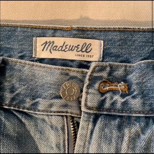 Madewell - cropped 90s high rise jeans .